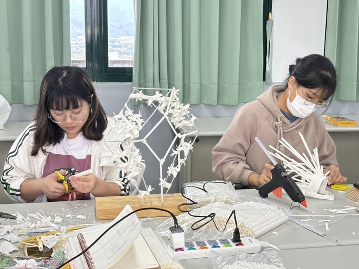 114.04.23【工藝系列】 現代花藝創作工作坊圖片