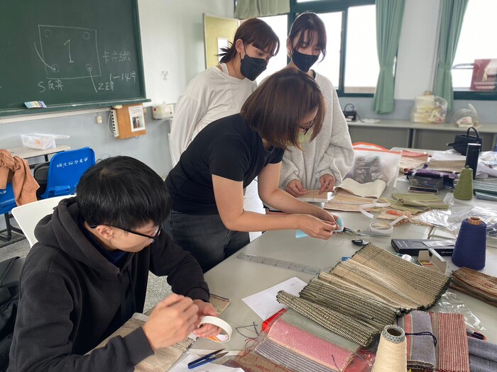 112.03.15【工藝實習】編織設計實習營：織品加工圖片