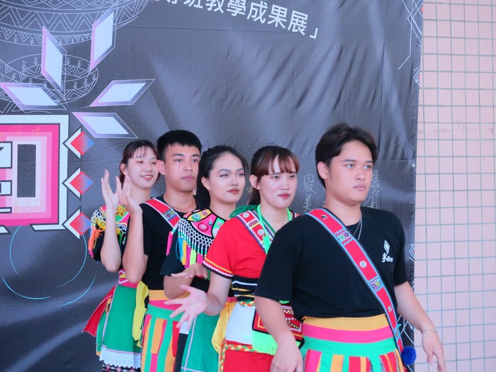 112.06.06【成果展覽】111學年度原住民族文化週暨原住民學士學位學程專班教學成果展：圍圖片