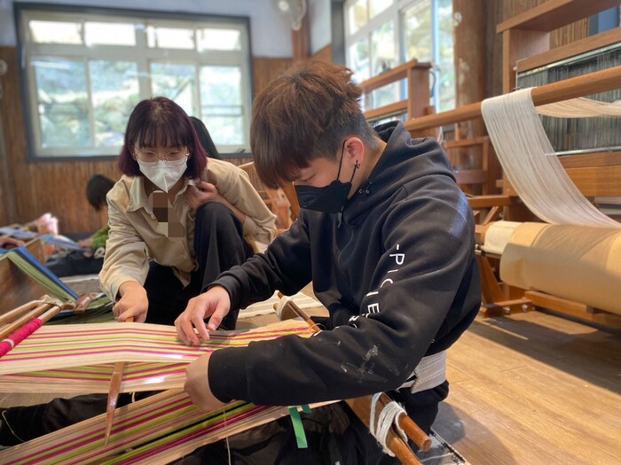 112.02.16-18【工藝實習】編織文創工作坊：傳統地機圖片
