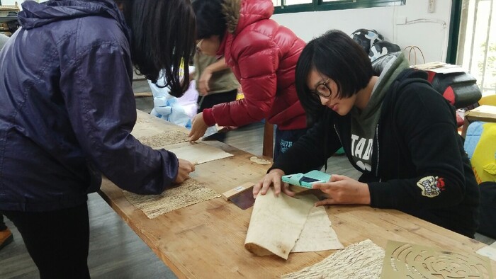 105.03.26-27【工藝實習】編織工藝營(樹皮布)圖片
