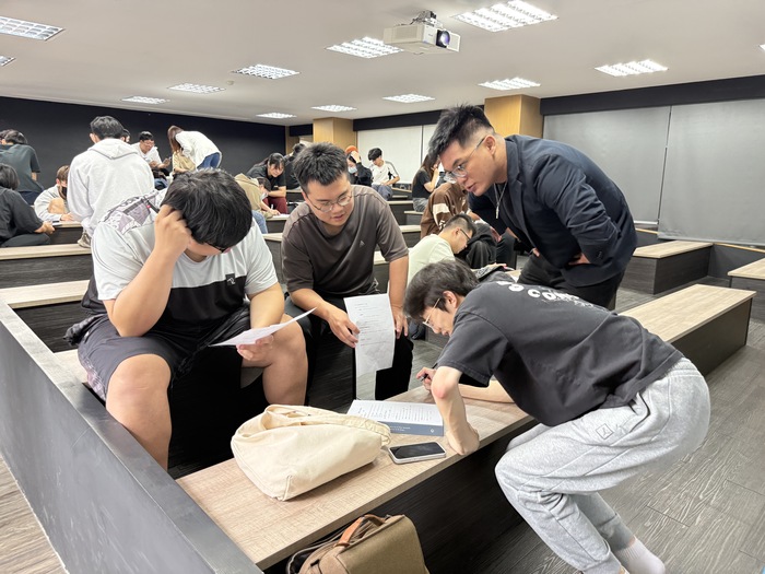 115.04.08【品牌開發講座｜創業必備的視覺溝通與社會實戰】Image