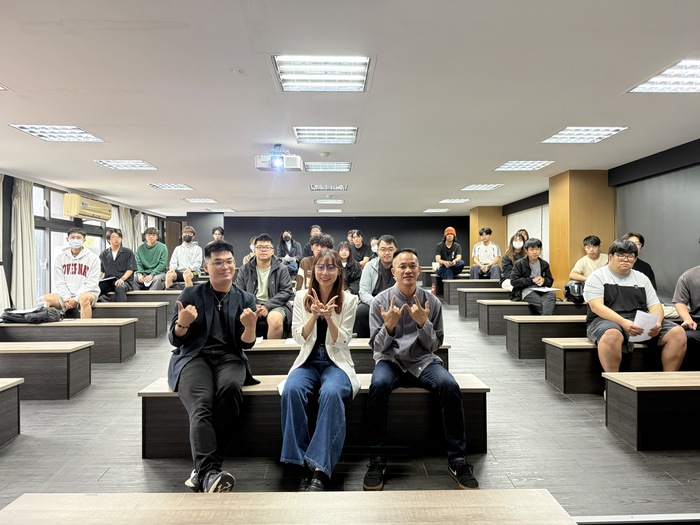 115.04.08【品牌開發講座｜創業必備的視覺溝通與社會實戰】圖片