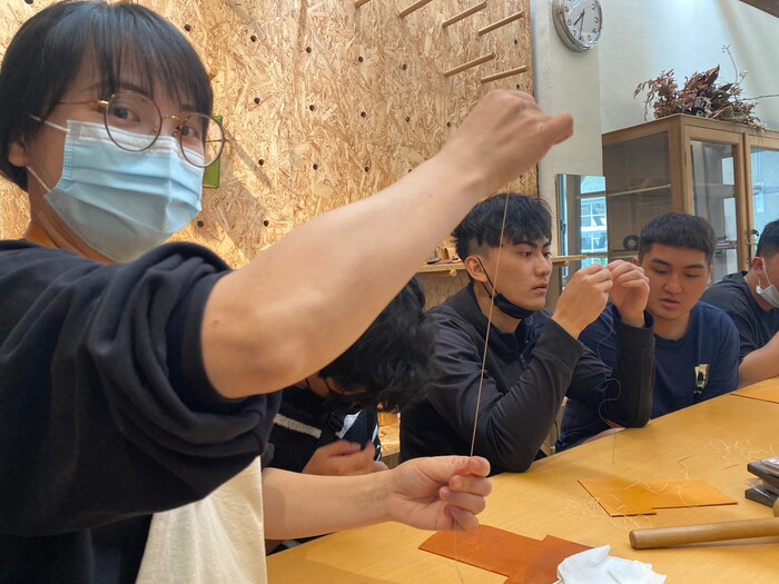 112.03.25【工藝實習】創新工藝創作營：皮革文創圖片